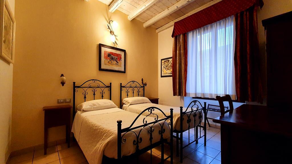 Cagliari Novecento Hotel Bagian luar foto