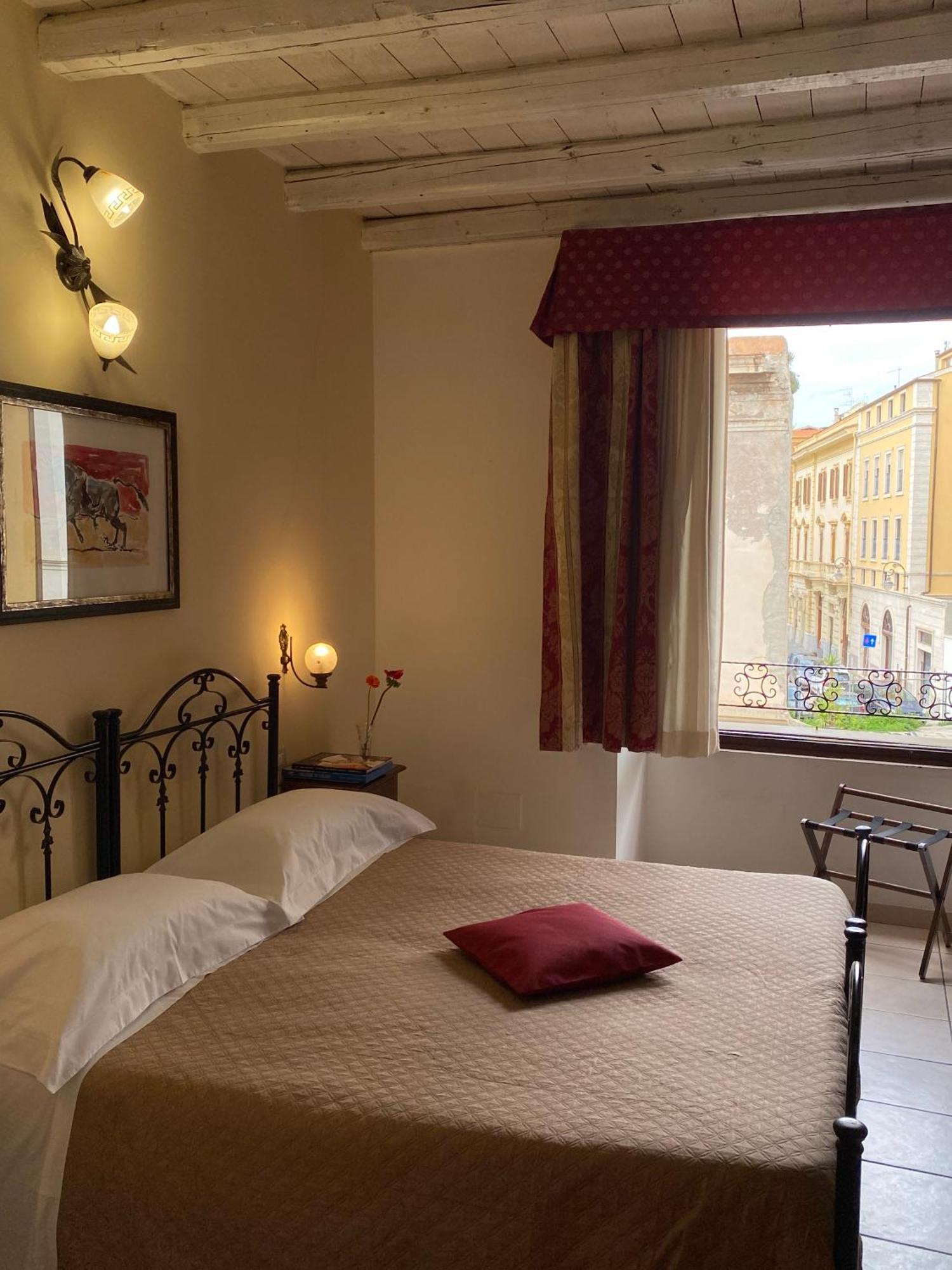 Cagliari Novecento Hotel Bagian luar foto