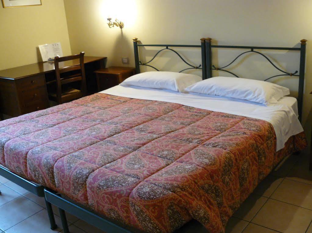 Cagliari Novecento Hotel Bagian luar foto